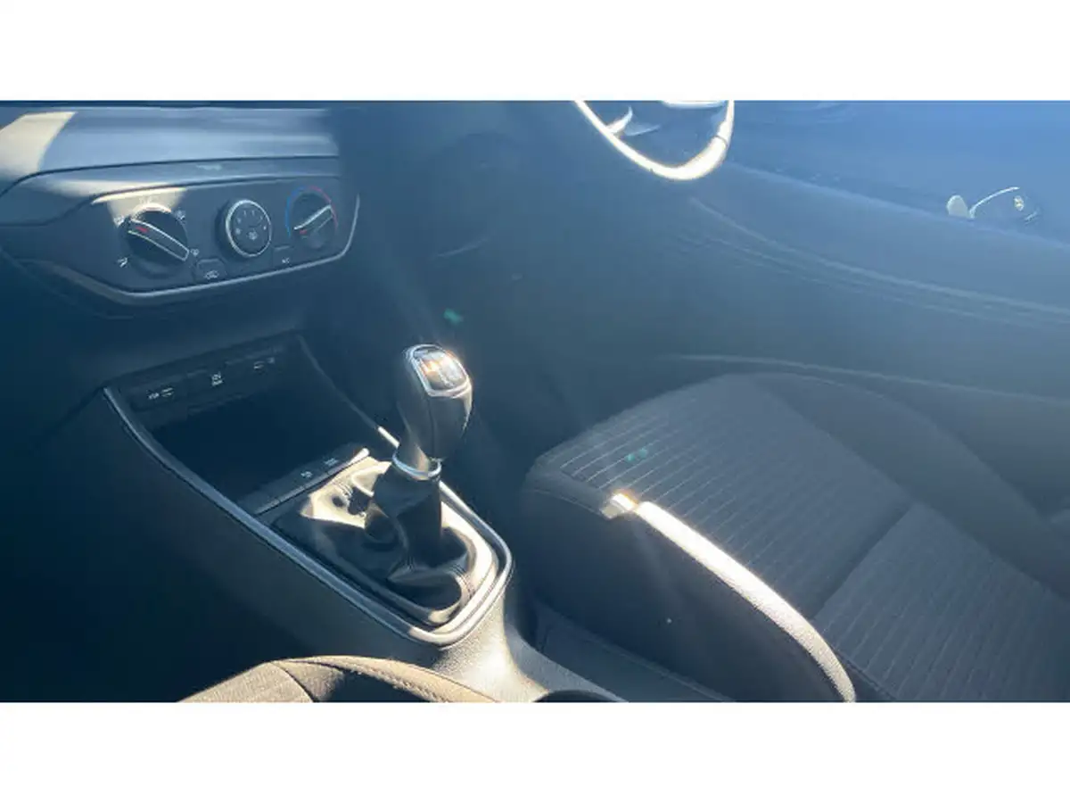 2023-hyundai-i20-10-t-gdi-se-connect-eclutch-imt-big-12