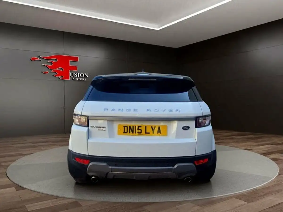 2015-land-rover-range-rover-evoque-22sd4-pure-tech-hatchback-5d-big-5