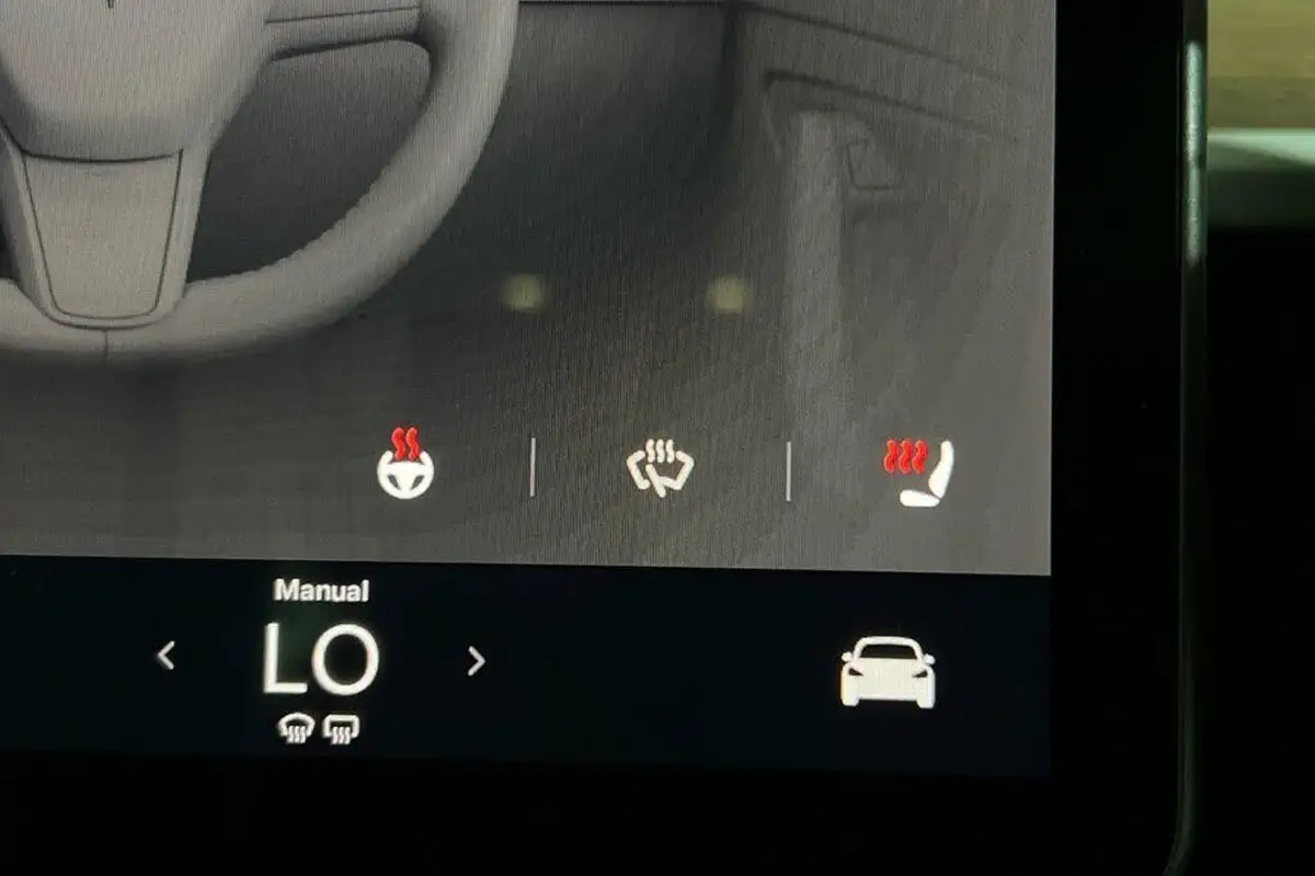 2022-tesla-model-3-e-long-range-big-16