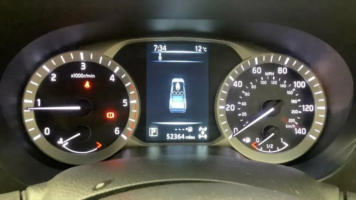 2018-nissan-navara-23dci-tekna-auto-big-14