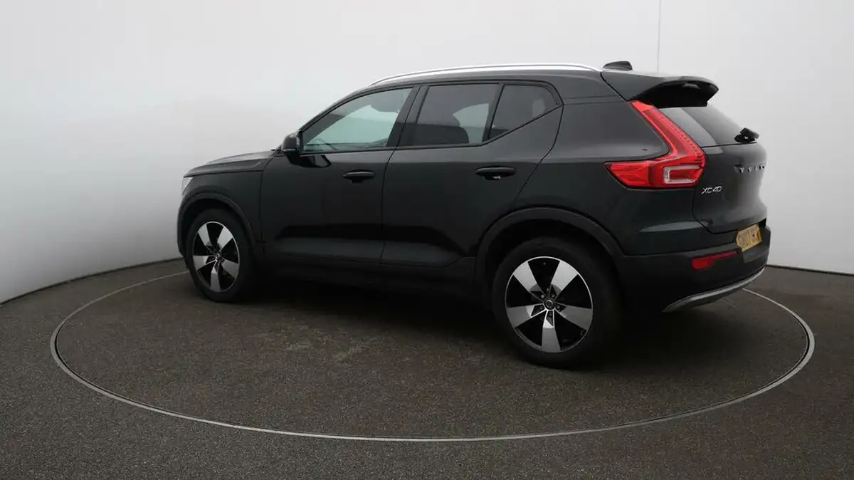 2019-volvo-xc40-20td-d3-momentum-big-34