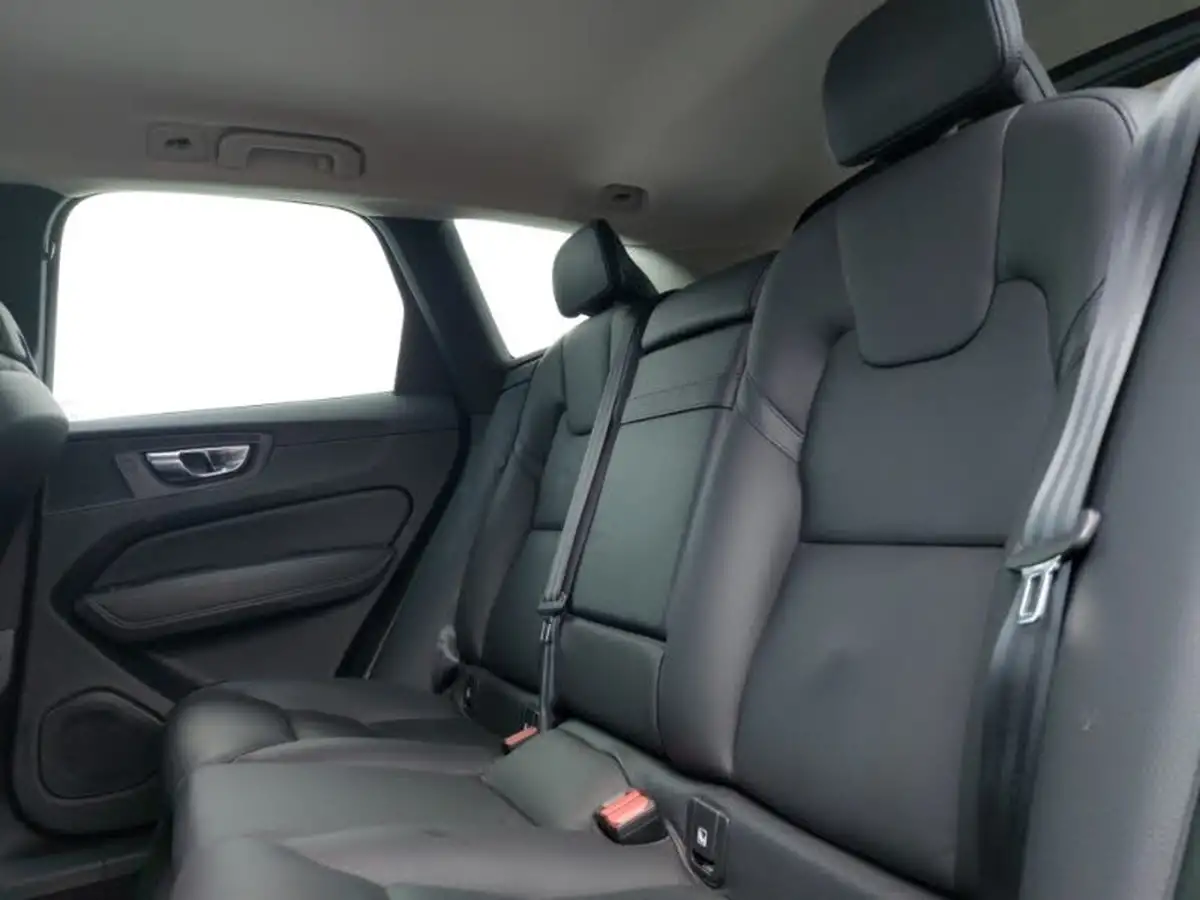 2020-volvo-xc60-20-b5-momentum-big-5