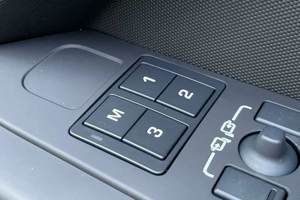 2024-land-rover-90-defender-30-d350-x-dynamic-se-big-50