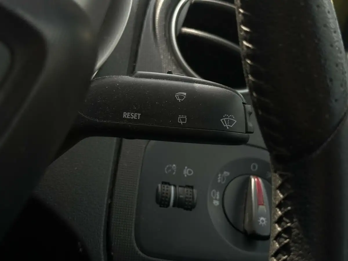 2009-seat-ibiza-14-sport-5d-big-39