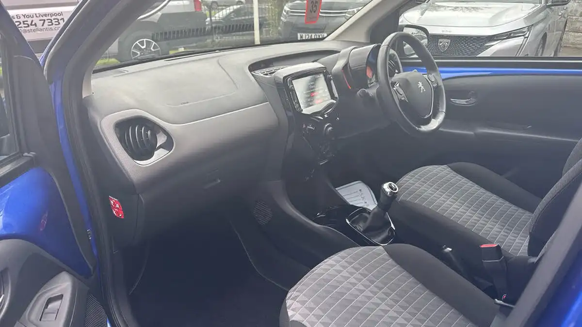 2020-peugeot-108-10-allure-ss-hatchback-5d-big-11