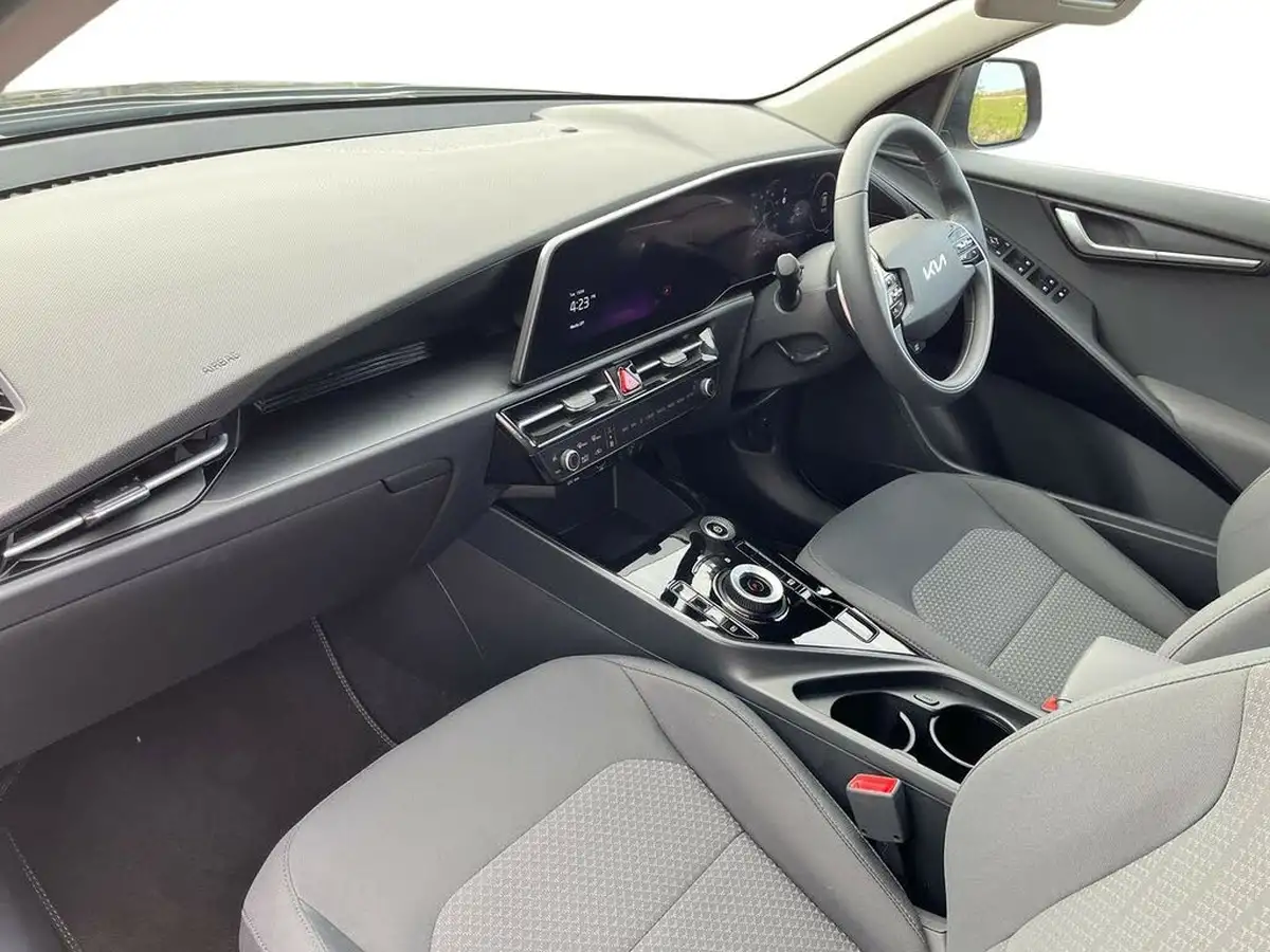 2024-kia-niro-ev-e-2-big-13