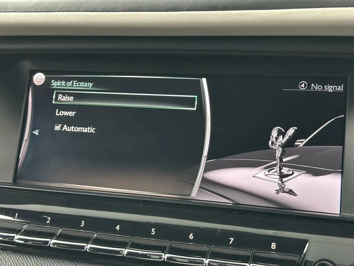 2023-rolls-royce-cullinan-675-black-badge-big-27