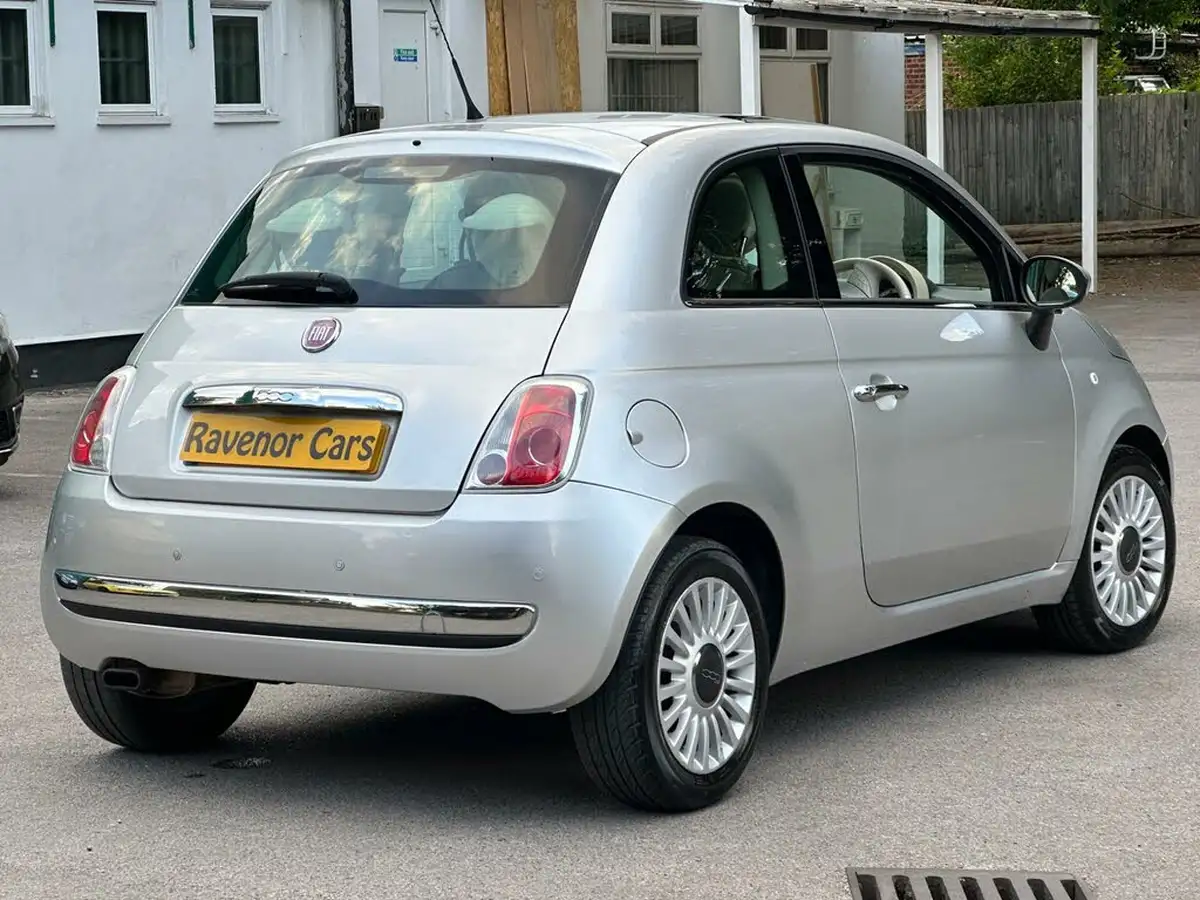 2011-fiat-500-12-lounge-big-1