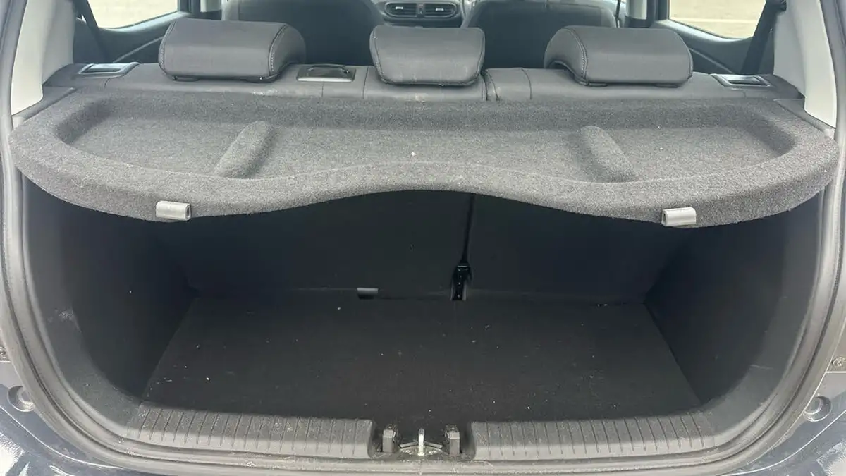2022-hyundai-i10-12-se-connect-auto-big-14