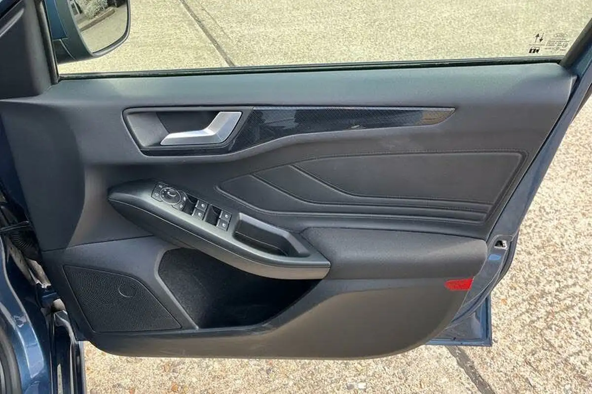 2021-ford-focus-10t-st-line-edition-125ps-hatchback-big-39