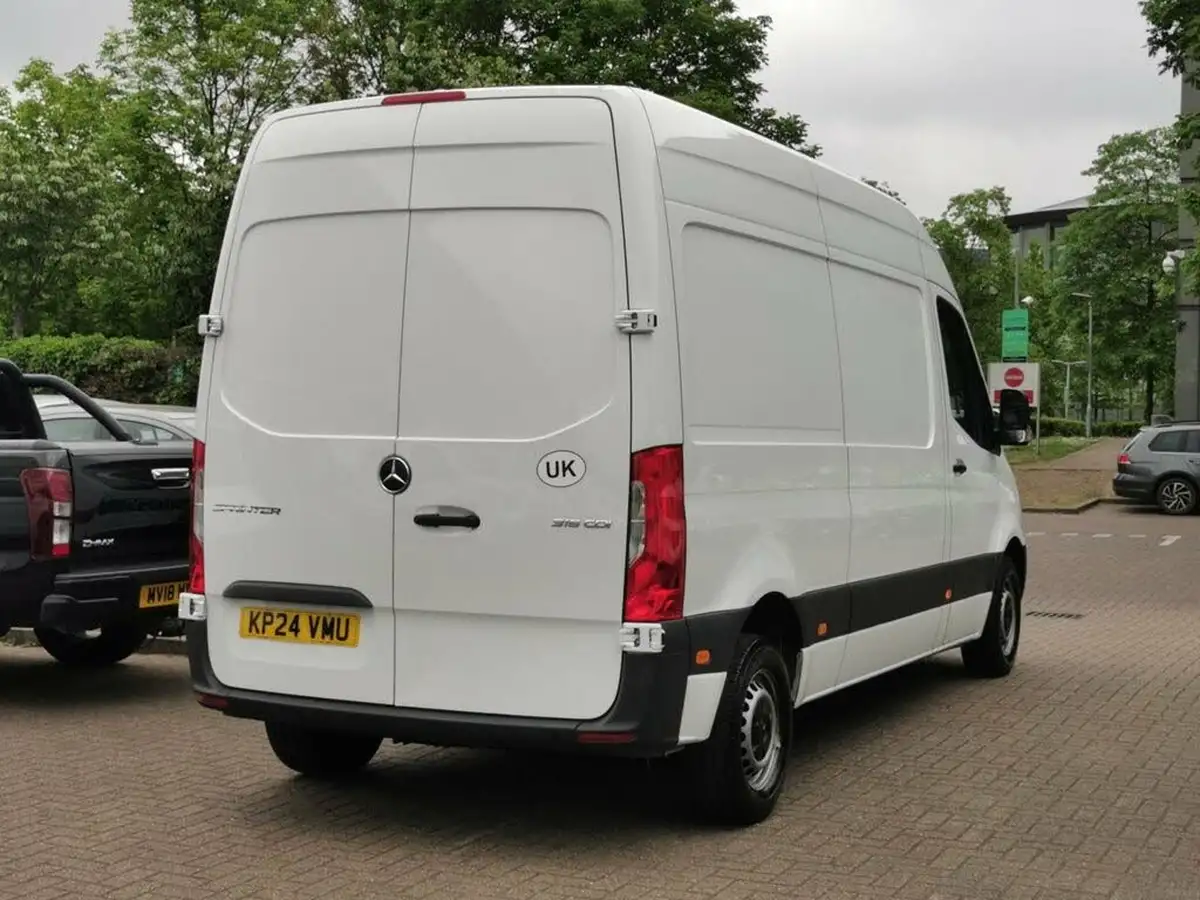 2024-mercedes-benz-sprinter-20cdi-315-l2h1-premium-big-6