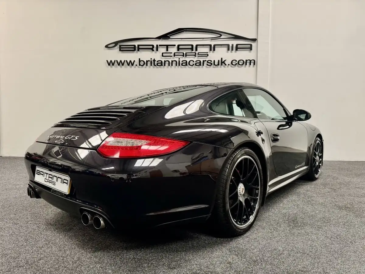 2011-porsche-911-38-carrera-gts-coupe-pdk-big-3