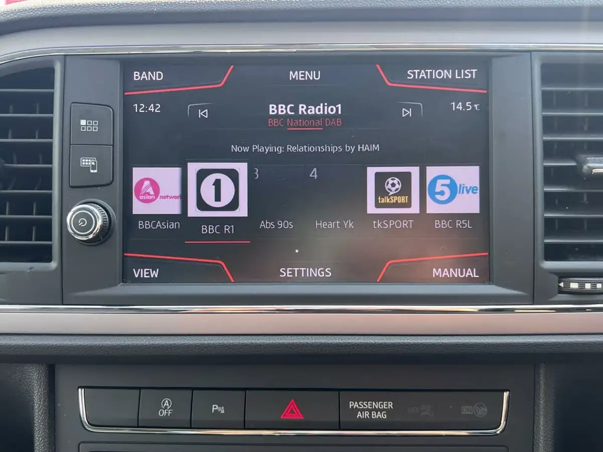 2020-seat-leon-20tdi-se-dynamic-150ps-hatchback-dsg-big-24