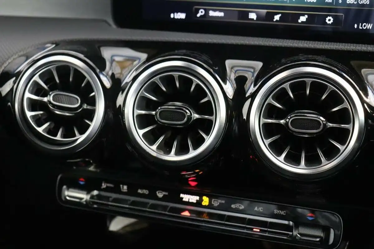 2022-mercedes-benz-cla-13-cla-180-amg-line-premium-shooting-brake-5d-big-30