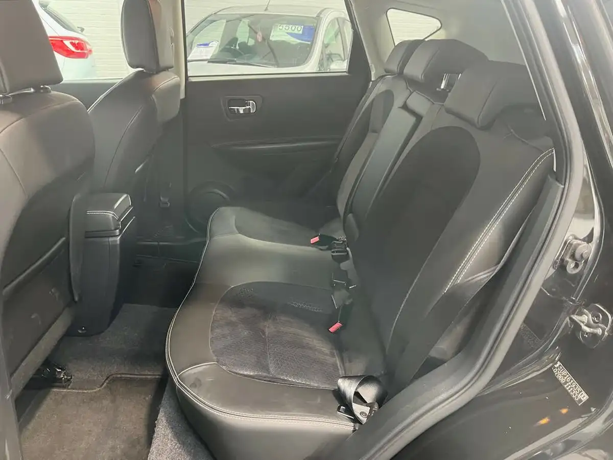 2013-nissan-qashqai-15td-360-big-12