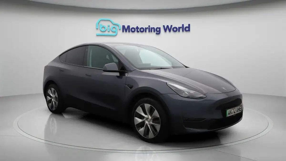2022-tesla-model-y-e-long-range-big-1