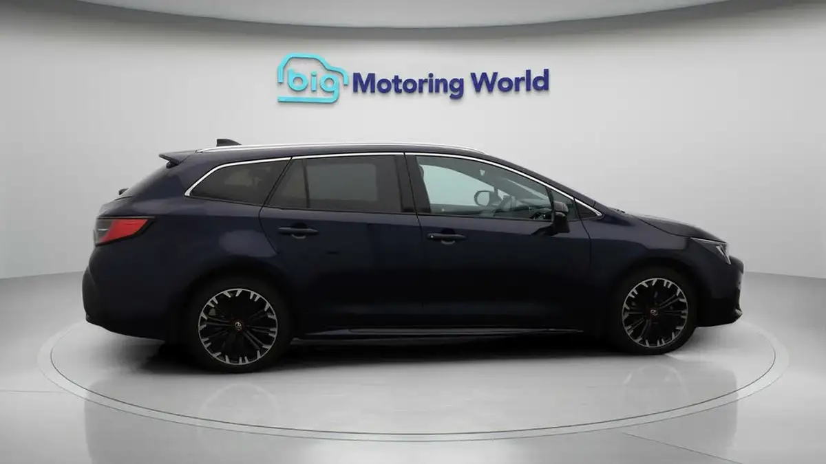 2023-toyota-corolla-18-vvt-i-gr-sport-138bhp-touring-sports-big-8