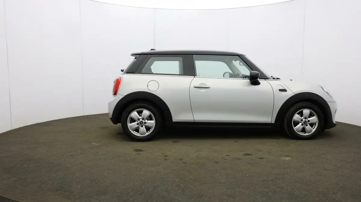 2019-mini-cooper-15-cooper-classic-hatchback-3d-big-50