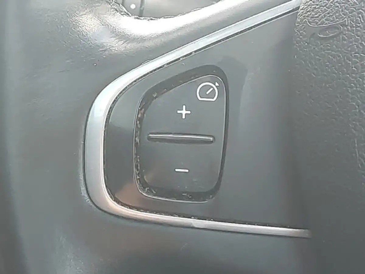 2019-renault-captur-09-tce-gt-line-big-17