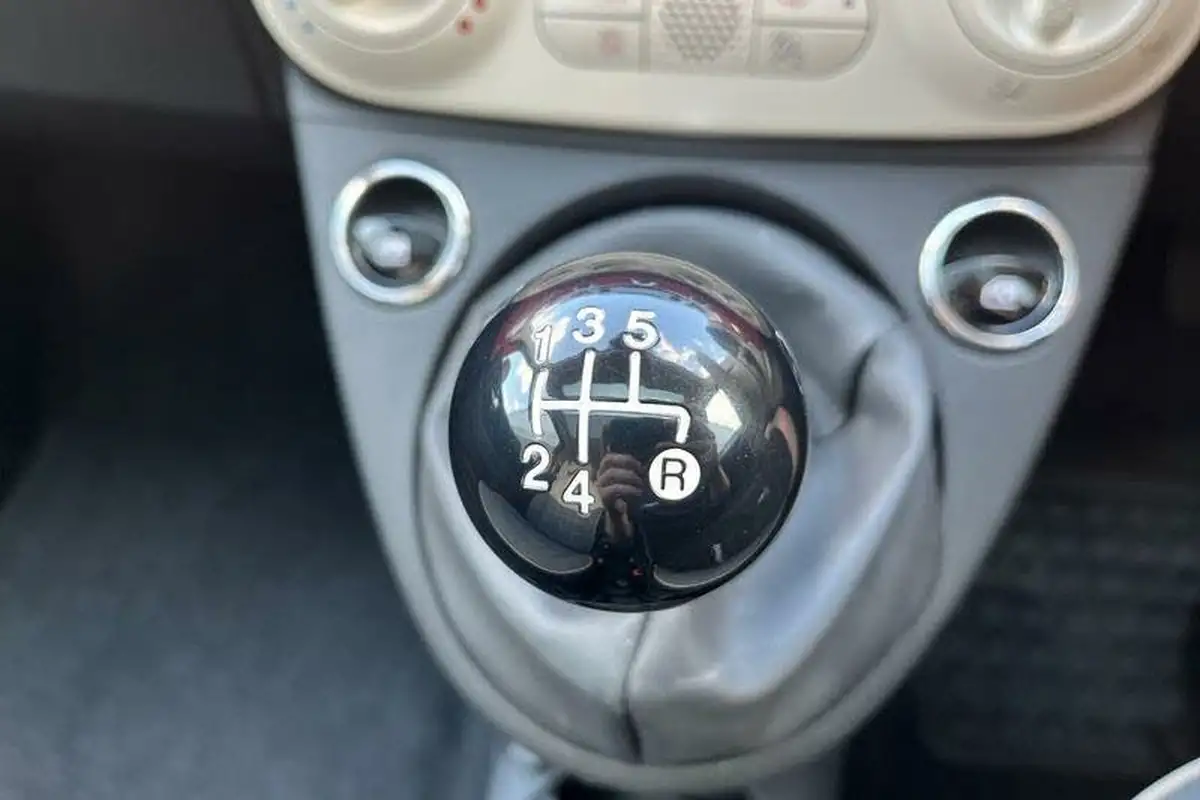 2018-fiat-500-12-lounge-big-36