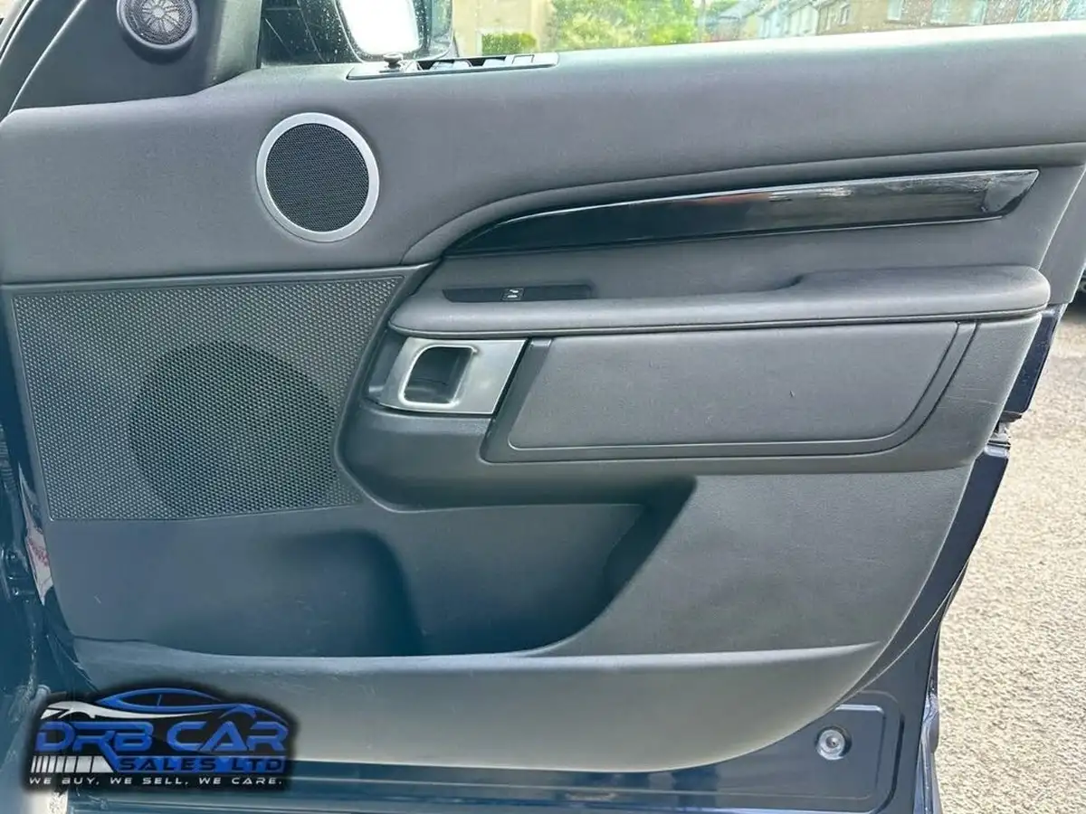 2020-land-rover-discovery-30-sd6-se-big-45