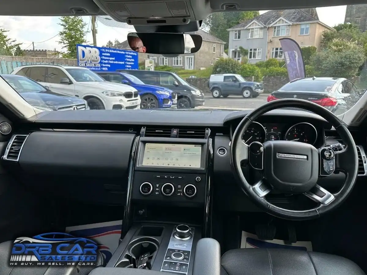 2020-land-rover-discovery-30-sd6-se-big-17