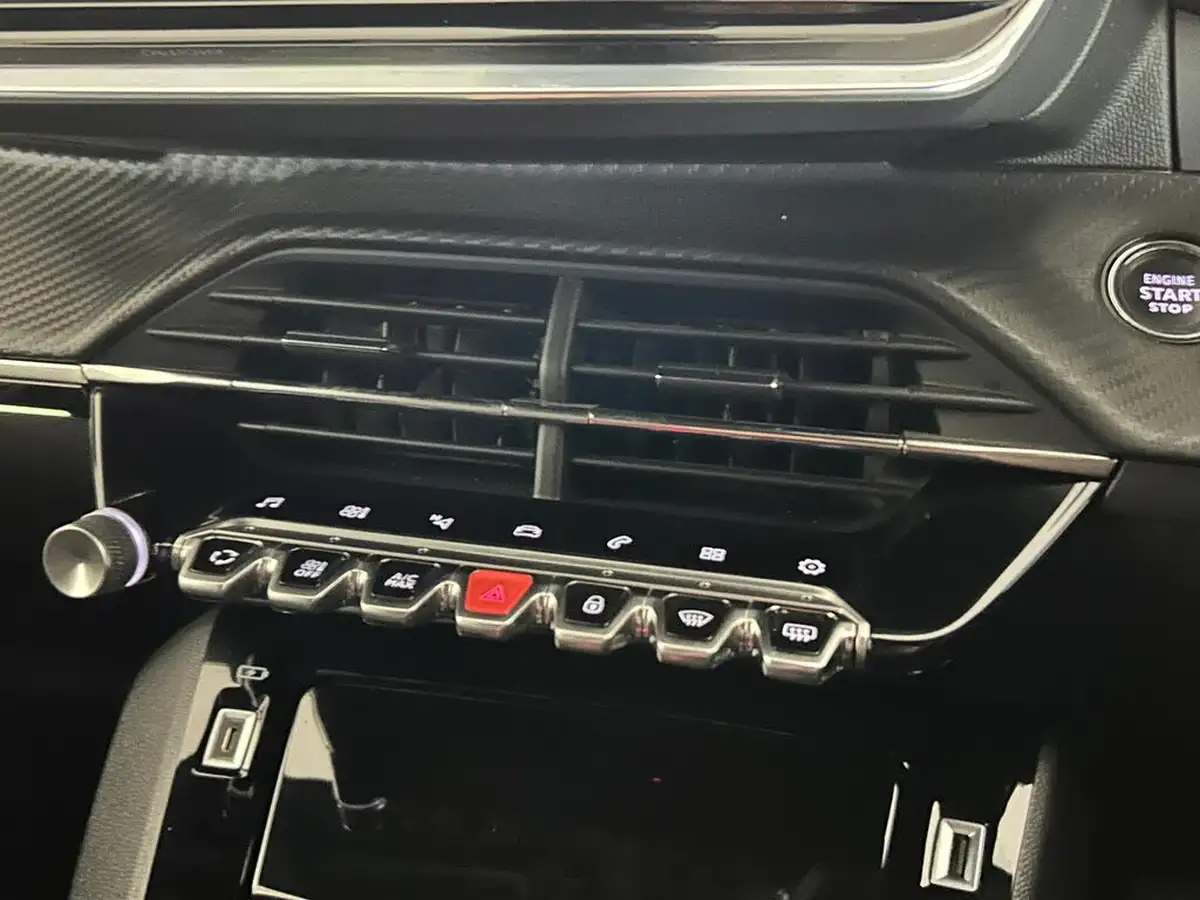 2021-peugeot-208-12-puretech-gt-100bhp-big-36