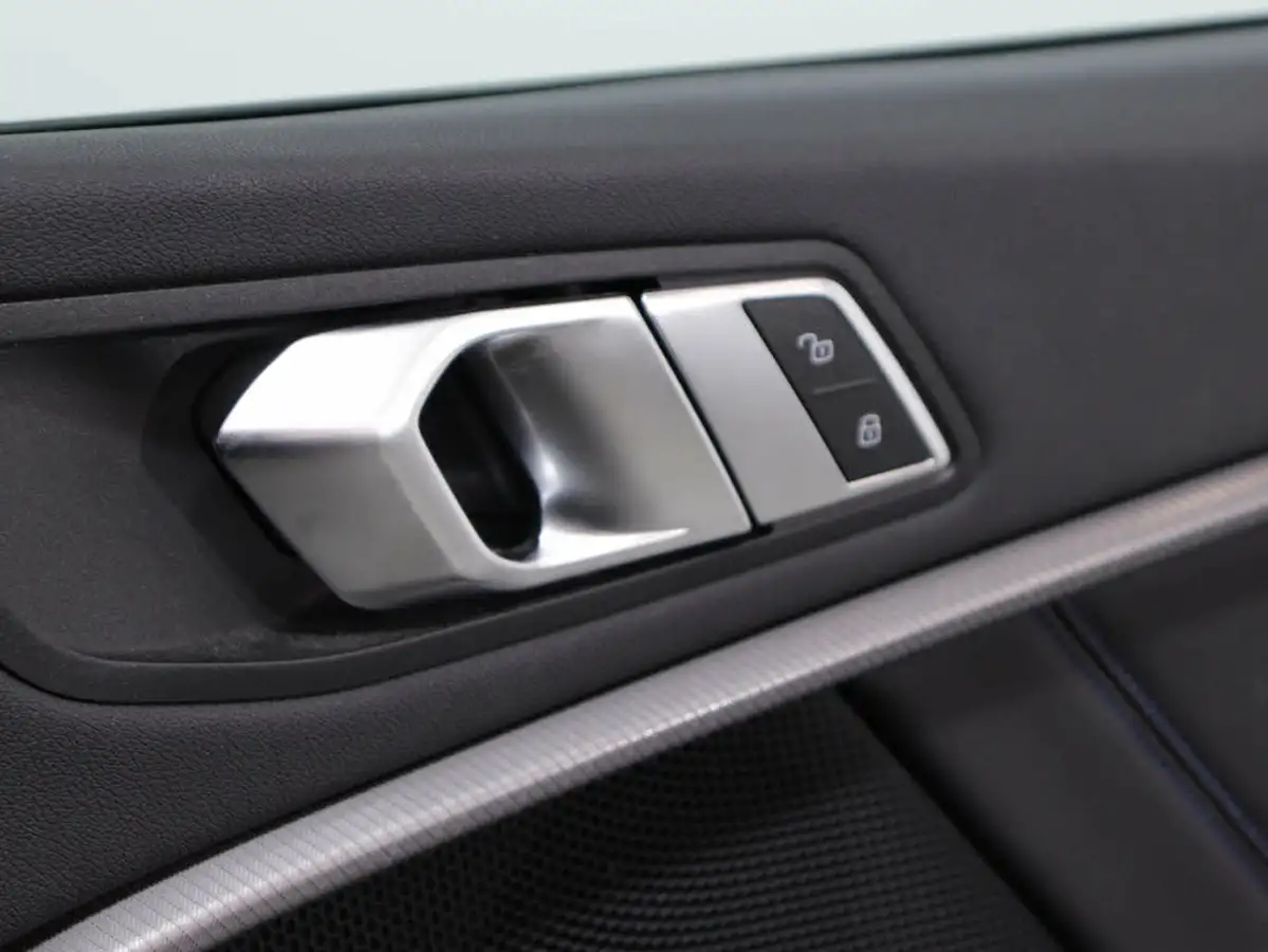 2022-bmw-2-series-15-218i-sport-lcp-coupe-4d-dct-big-37