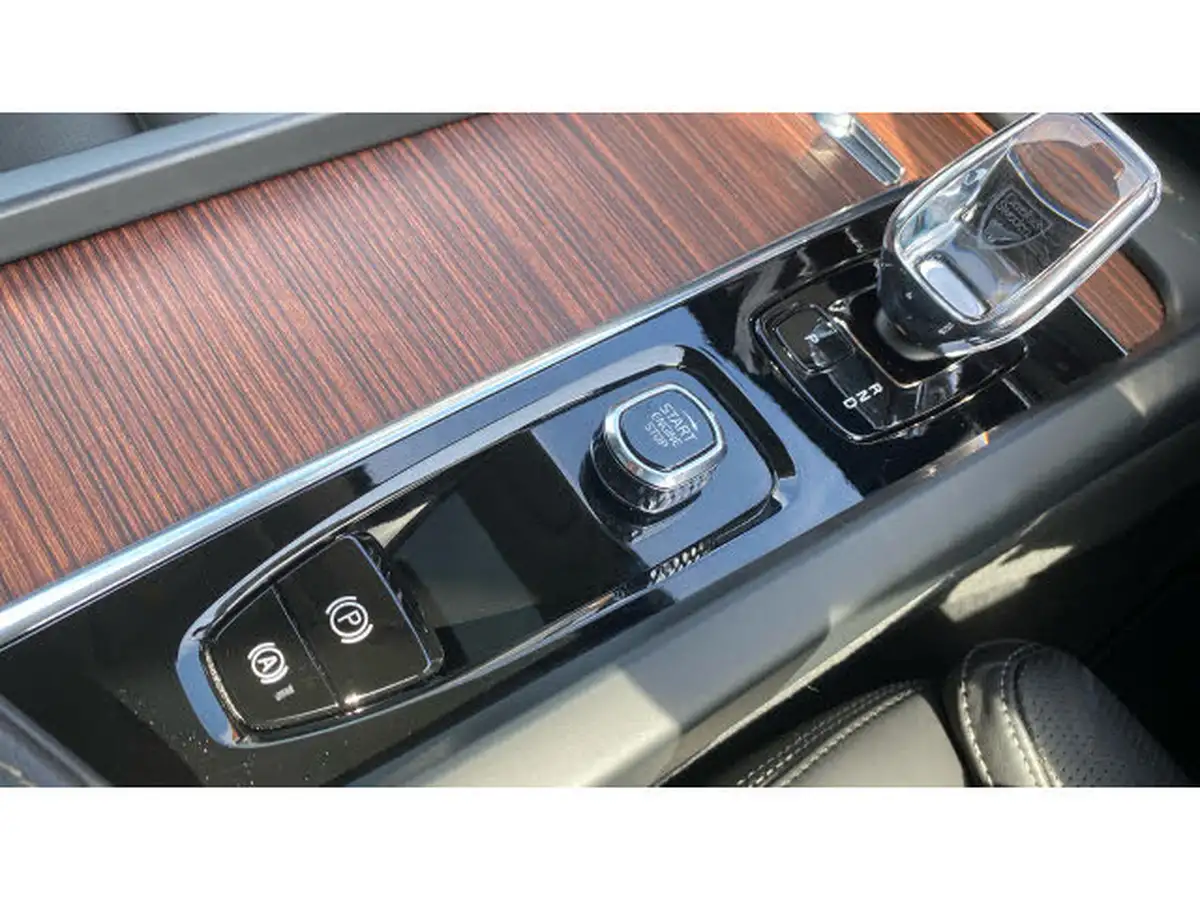 2024-volvo-xc60-20-b5-ultimate-big-21