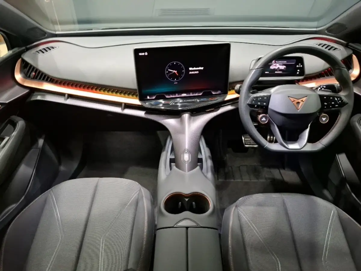 2022-land-rover-range-rover-sport-50-v8-p575-svr-big-2