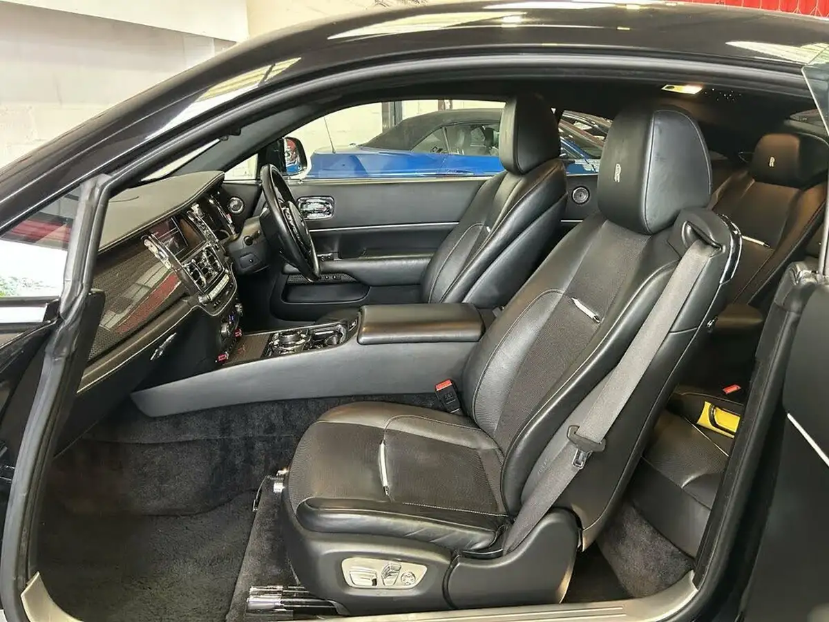 2018-rolls-royce-wraith-66-big-59