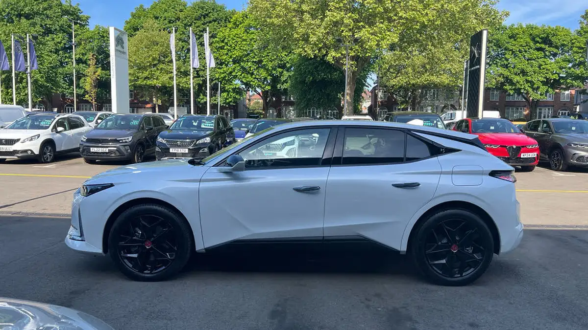 2024-ds-ds-4-e-tense-performance-line-nav-big-5