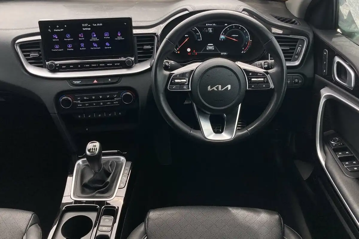 2022-kia-xceed-15-t-gdi-4-big-13