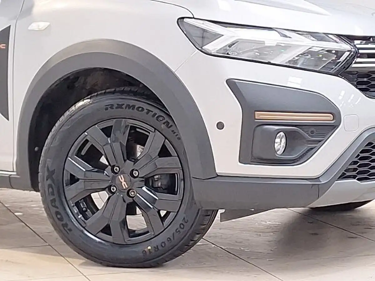 2024-dacia-sandero-stepway-10-tce-extreme-90bhp-big-8