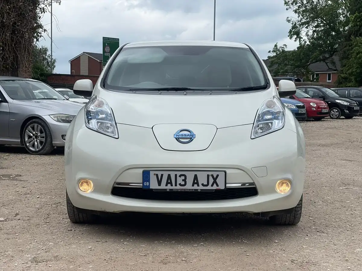 2013-nissan-leaf-e-auto-big-9