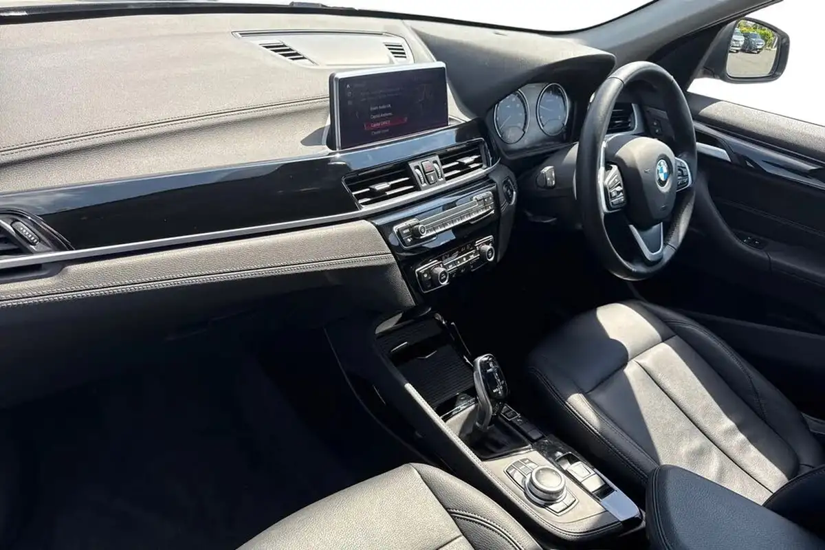 2022-bmw-x1-20td-sdrive18d-xline-sport-auto-big-14