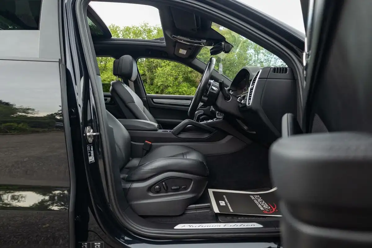 2022-porsche-cayenne-30-v6-e-hybrid-platinum-edition-462ps-station-wagon-big-1