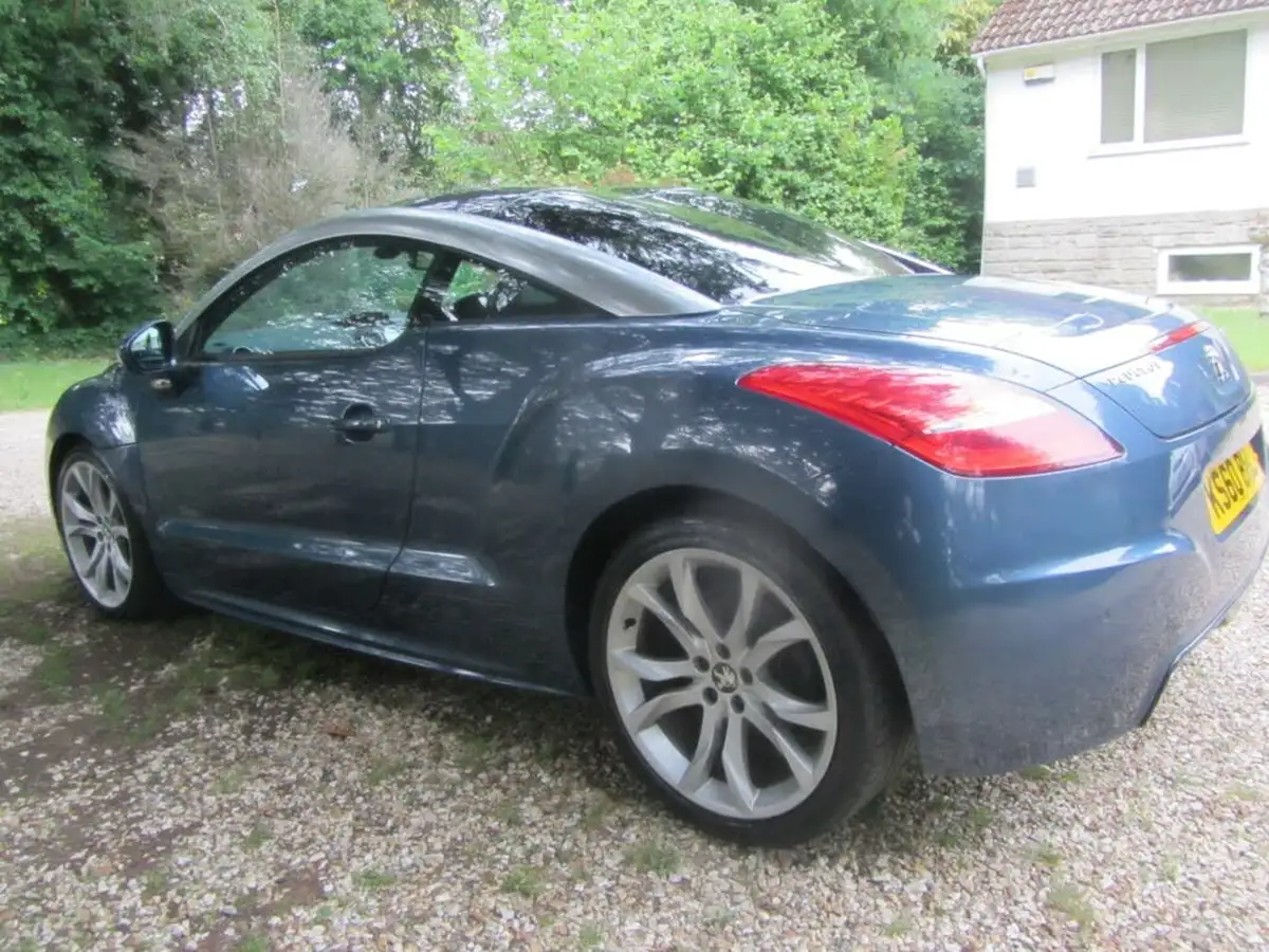 2011-peugeot-rcz-16-gt-200-big-4