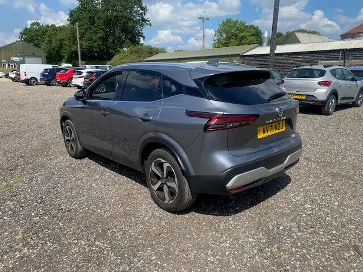 2021-nissan-qashqai-13-dig-t-premiere-edition-140ps-big-4