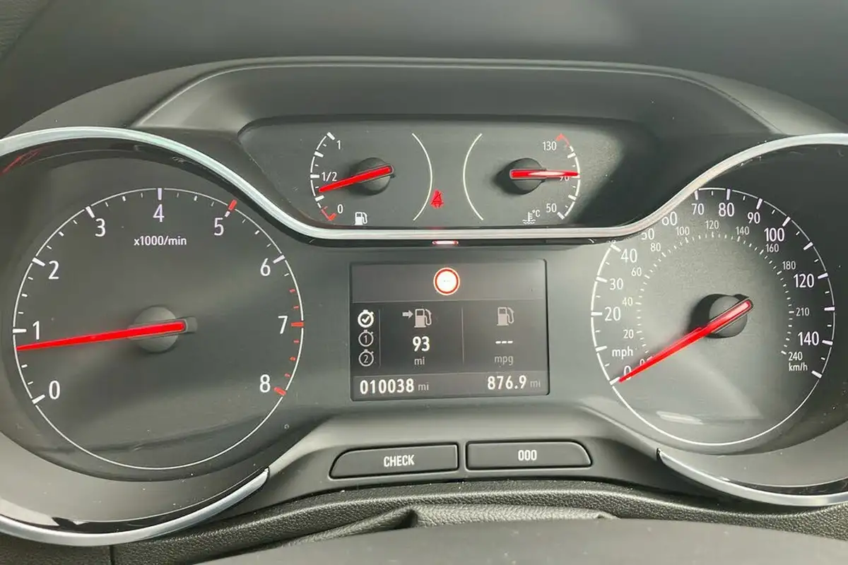 2023-vauxhall-crossland-12-gs-130ps-auto-big-23