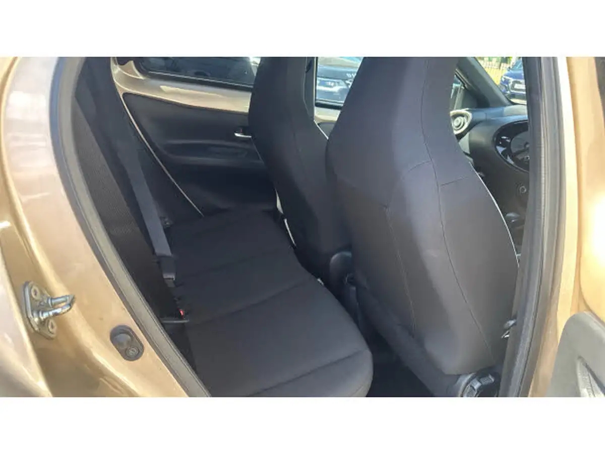 2022-toyota-aygo-x-10-vvt-i-edge-cvt-big-11