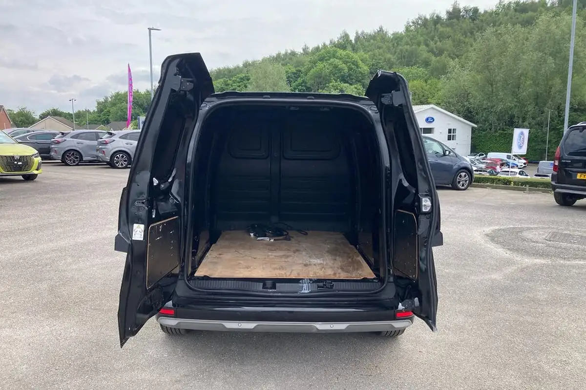 2023-nissan-townstar-e-45kwh-l1-tekna-big-8