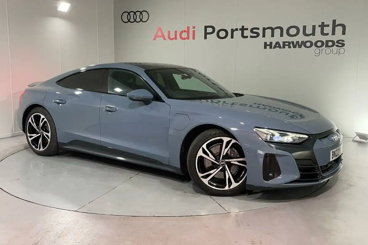 2022-audi-e-tron-gt-e-big-0