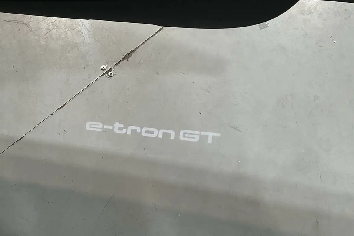 2022-audi-e-tron-gt-e-big-24