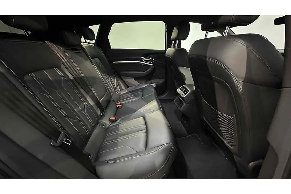 2022-audi-e-tron-50e-black-edition-station-wagon-big-25
