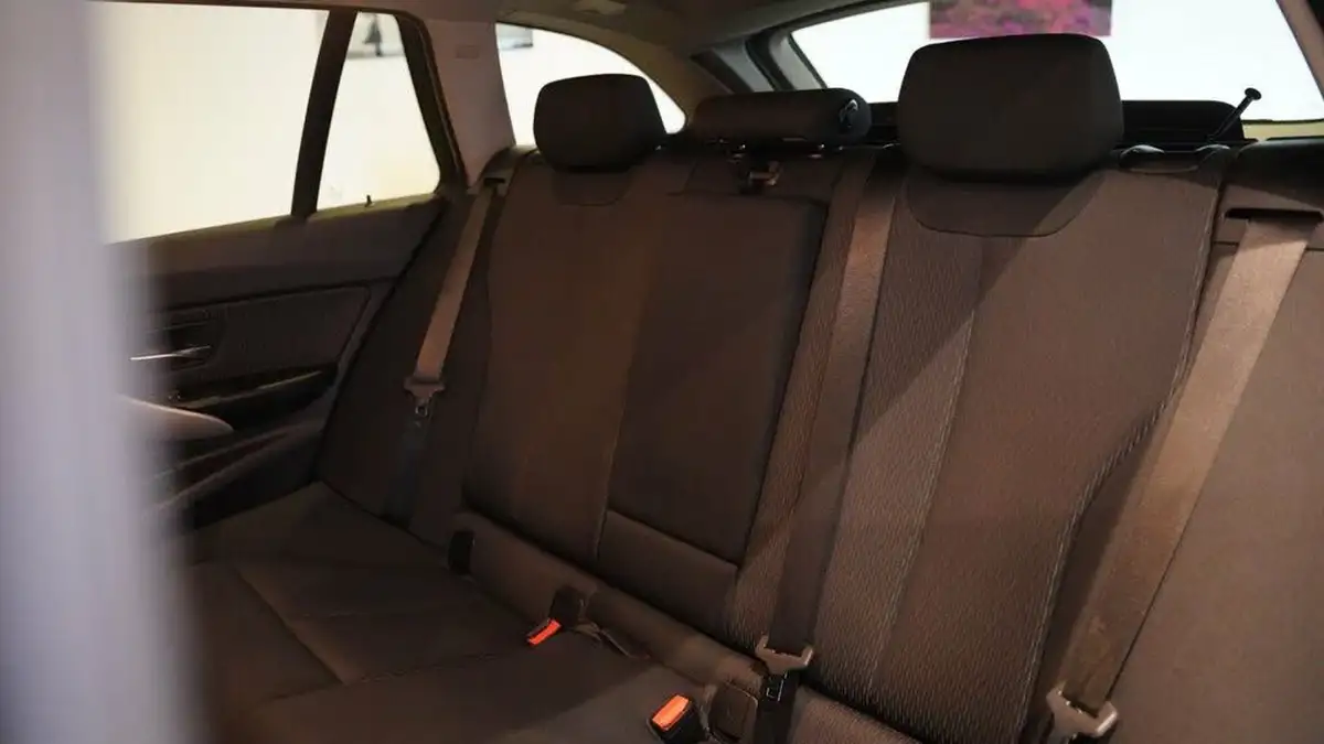 2019-bmw-3-series-20td-318d-se-150bhp-ss-touring-5d-big-18