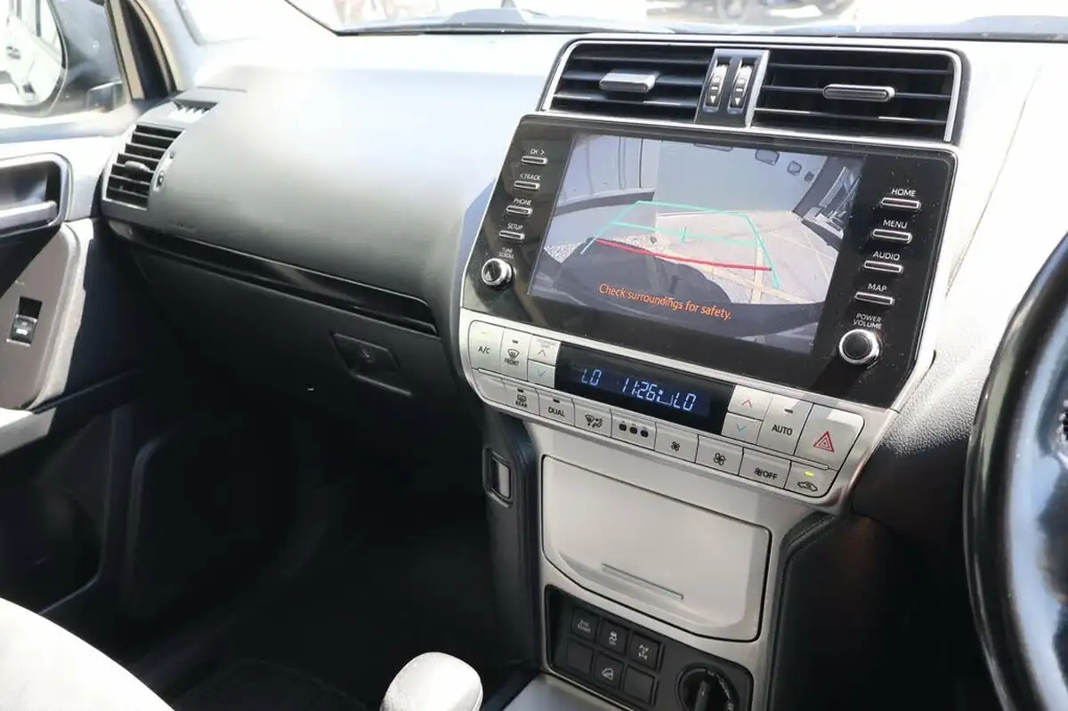 2022-toyota-land-cruiser-28d-4d-active-commercial-lwb-5-big-17