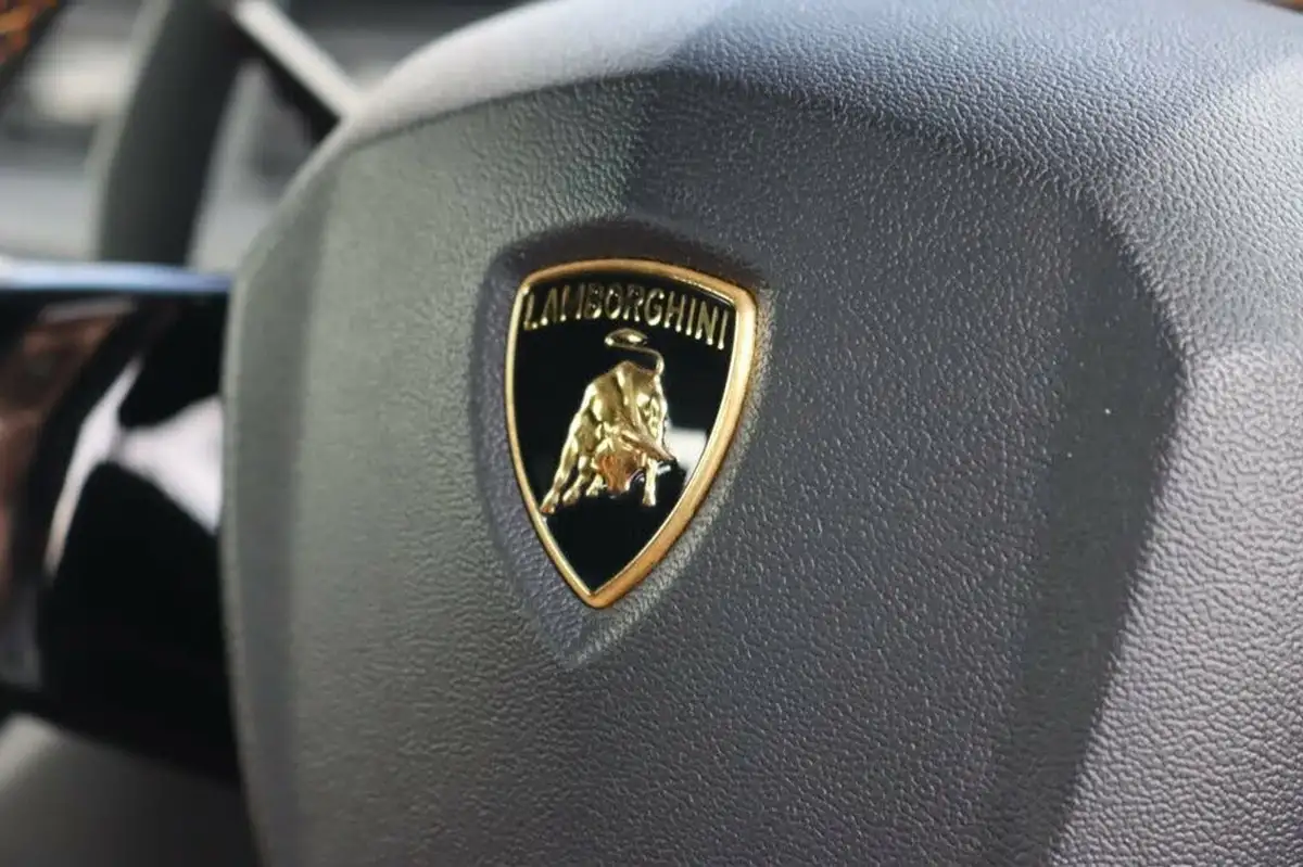 2016-lamborghini-aventador-65-lp-700-4-coupe-big-57