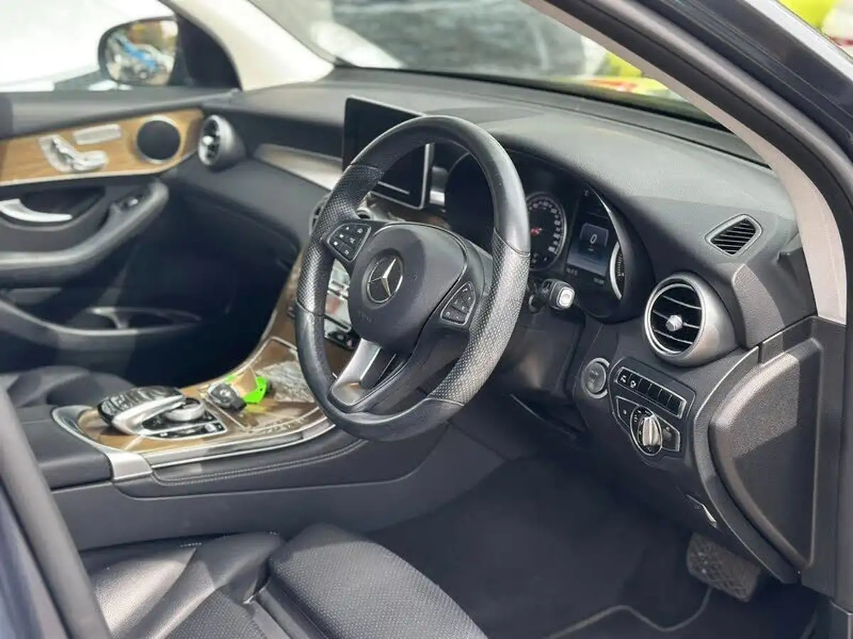 2015-mercedes-benz-glc-class-21d-glc250d-sport-premiumss-big-9