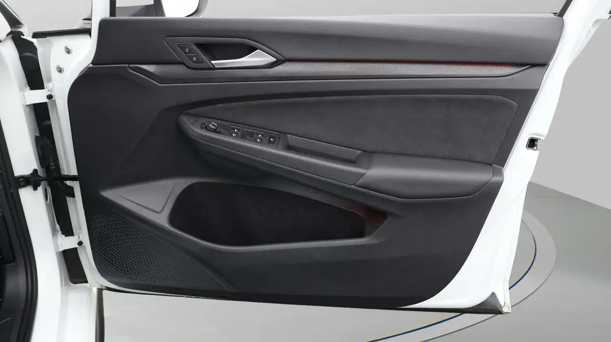 2024-volkswagen-golf-20-tsi-gti-245ps-big-14